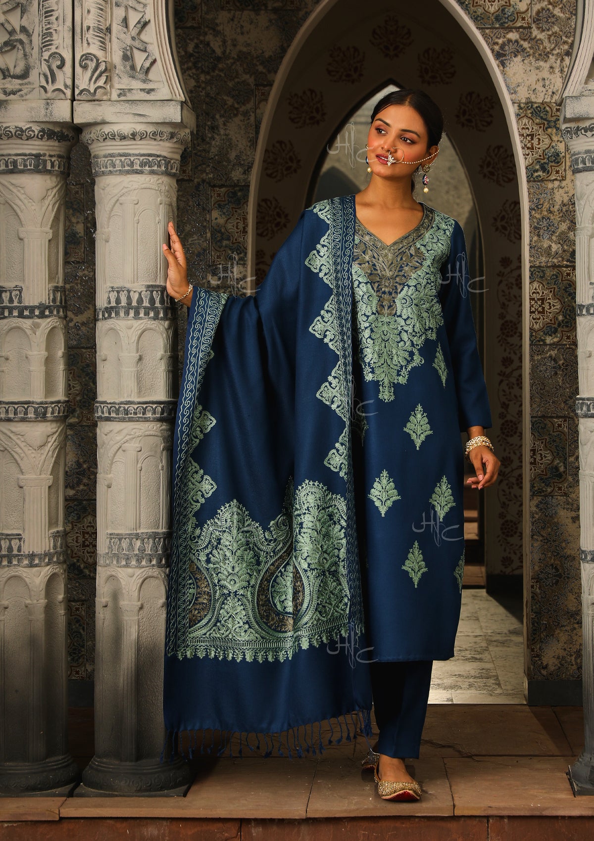 House-Of-Chikankari-Kashmiri-Aari-Woolen-Kurta-Set-With-Dupatta-Blue-00004.jpg